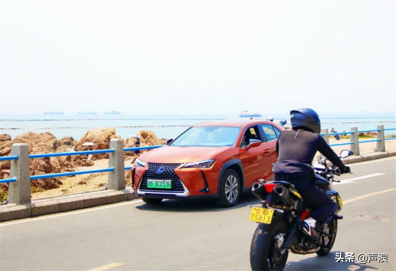 莫放春秋佳日过 试驾雷克萨斯UX300e