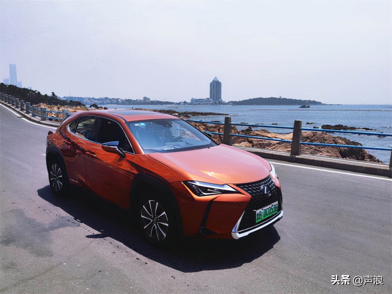 莫放春秋佳日过 试驾雷克萨斯UX300e