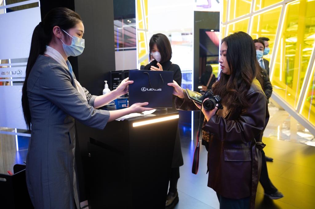 雷克萨斯全新一代NX“享”法不设限城市品鉴空间成都站